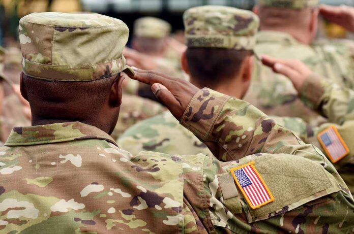 Us,Soldier,Salute.,Us,Army.,Us,Troops.,Military,Of,Usa.
