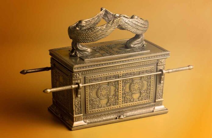 shutterstock_2142999807.jpg featured image Ark of the Covenant