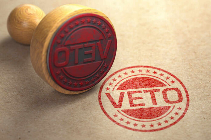 shutterstock_1999577303.jpg Veto stamp
